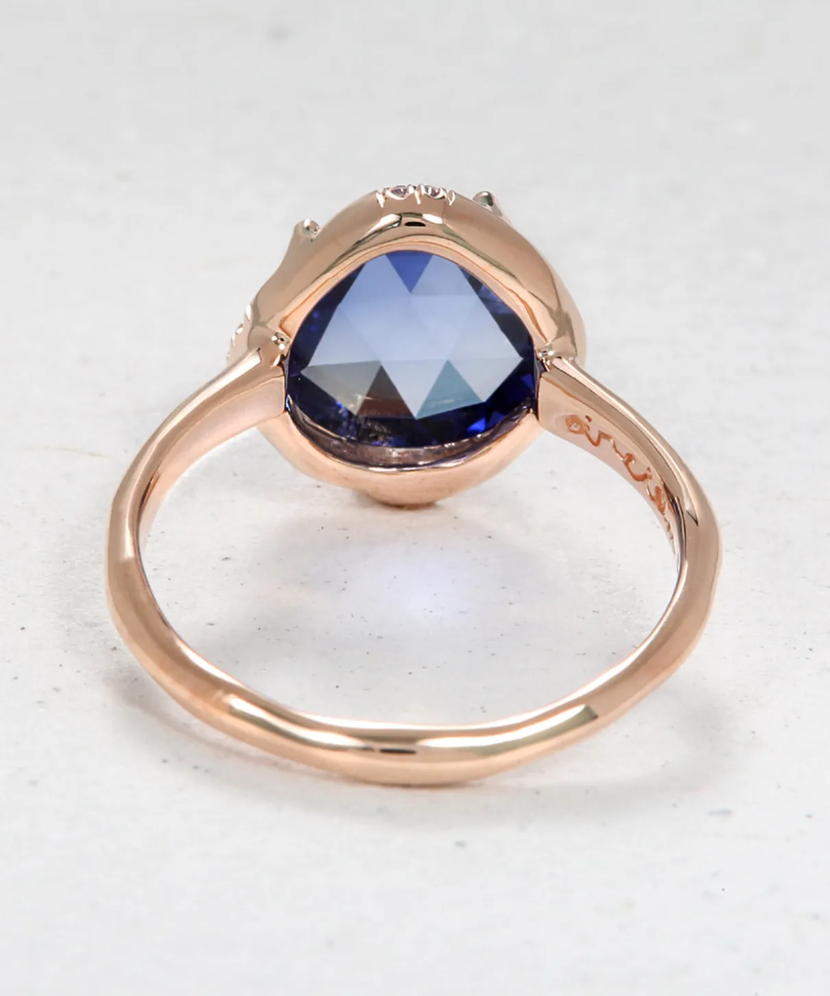 Aphenos Blue Sapphire Ring