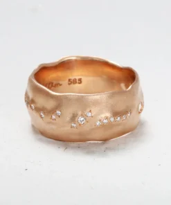 Flowing Diamond Eternity Band