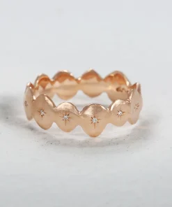 Scalloped Star Band