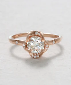 Shimmering Diamond Engagement Ring