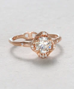 Shimmering Diamond Engagement Ring